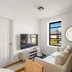 Chic & Trendy 3Bd 1Bath Escape In The Lower East Side