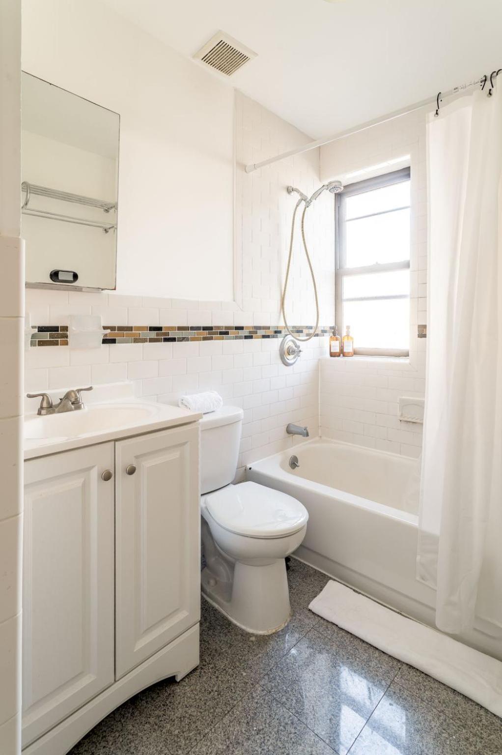 Chic & Trendy 3bd 1bath Escape In The Lower East Side