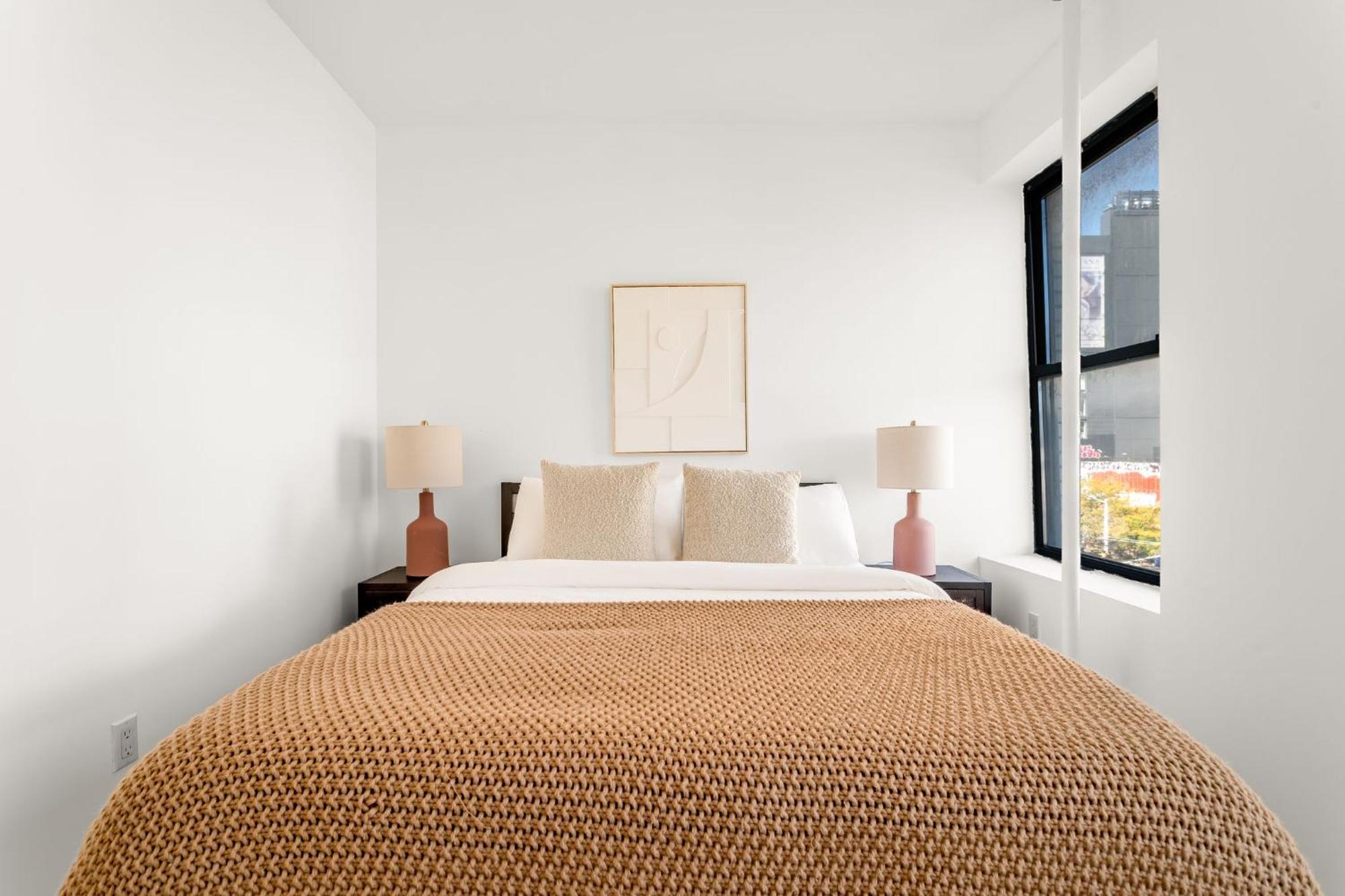 Chic & Trendy 3bd 1bath Escape In The Lower East Side Apartment *