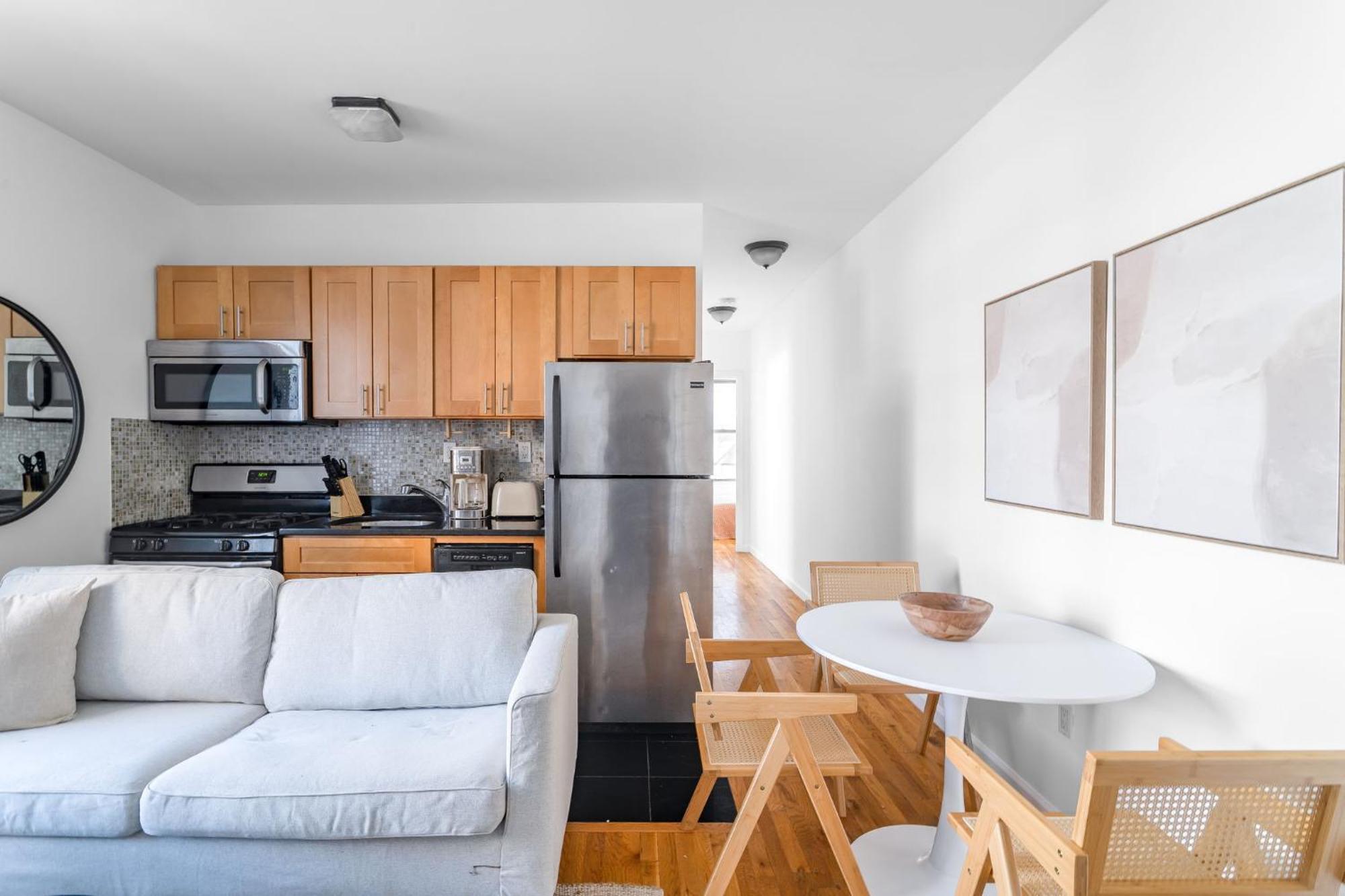 Chic & Trendy 3bd 1bath Escape In The Lower East Side Apartment *