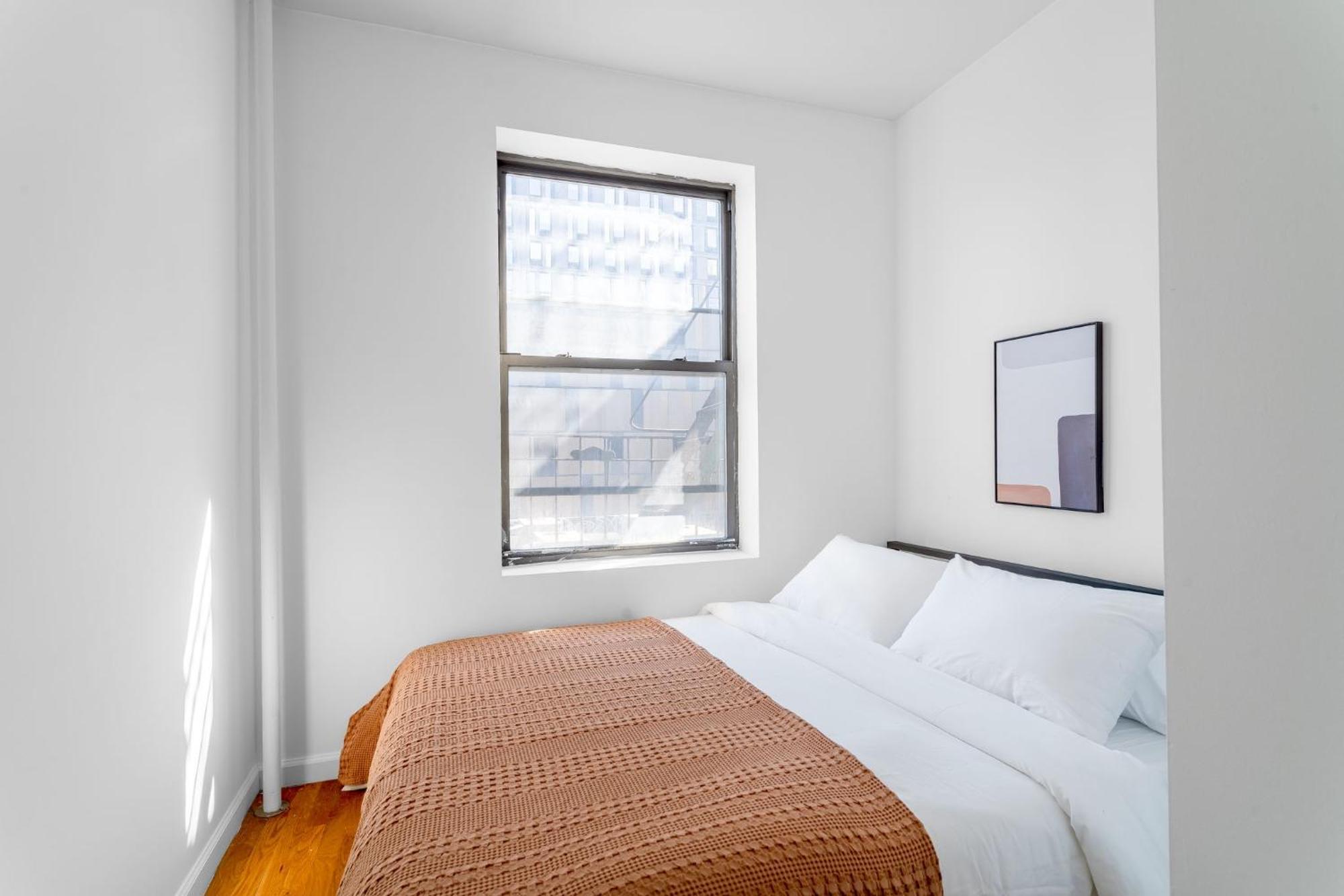 Apartment Chic & Trendy 3bd 1bath Escape In The Lower East Side